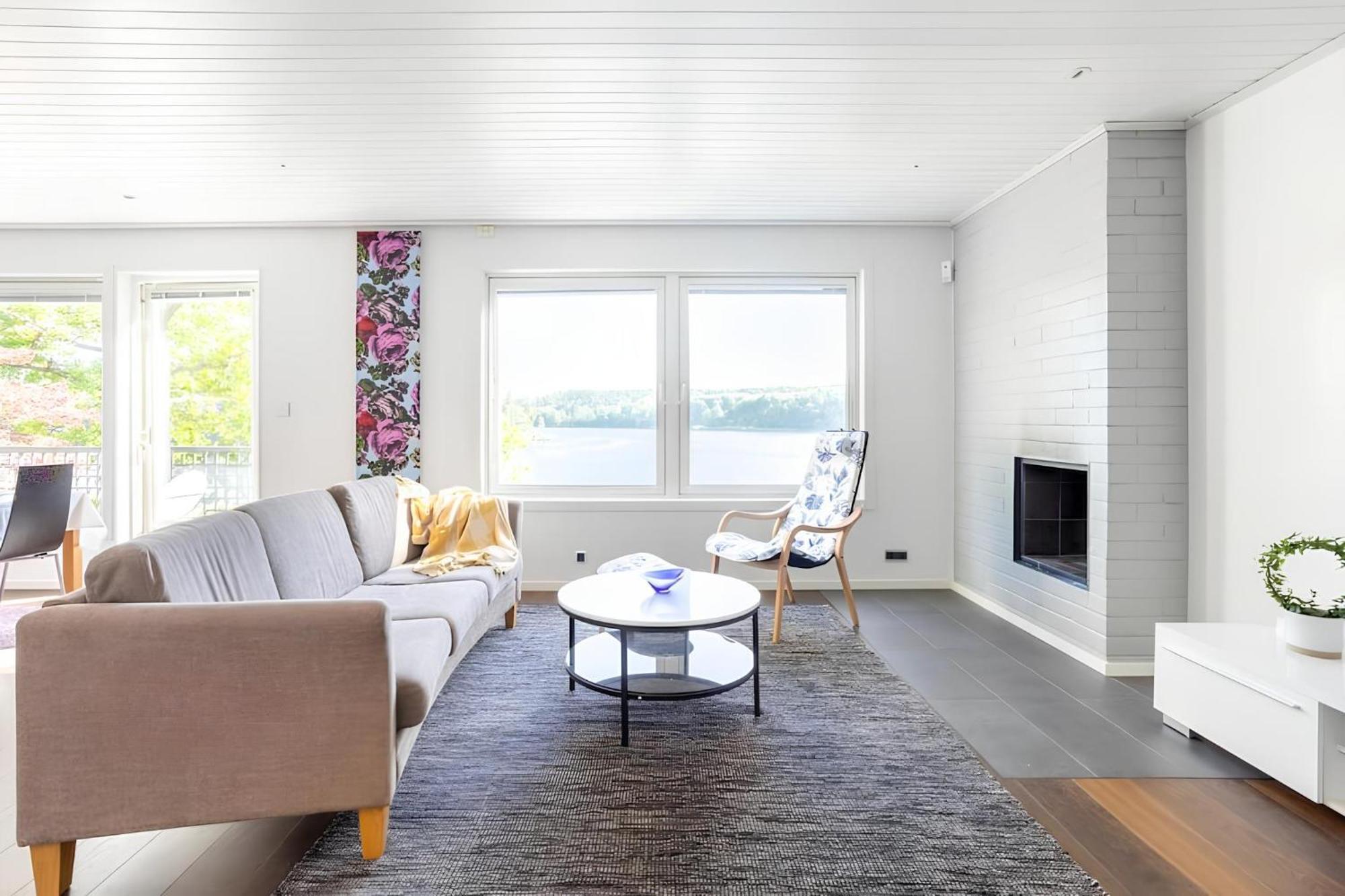 Villaer The Luxurious Lakeview Near